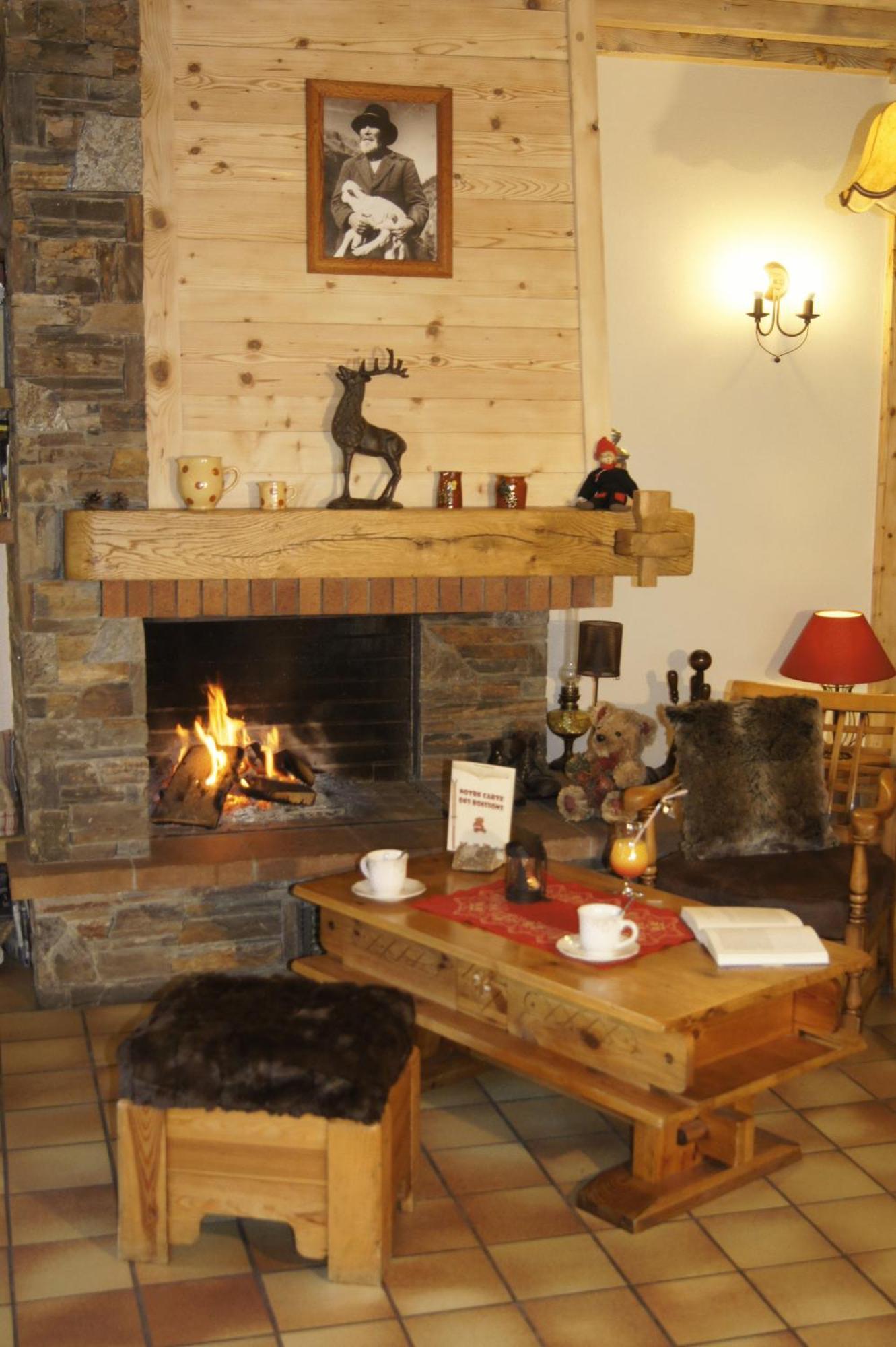 Logis Hotel Gai Soleil Samoëns Kültér fotó