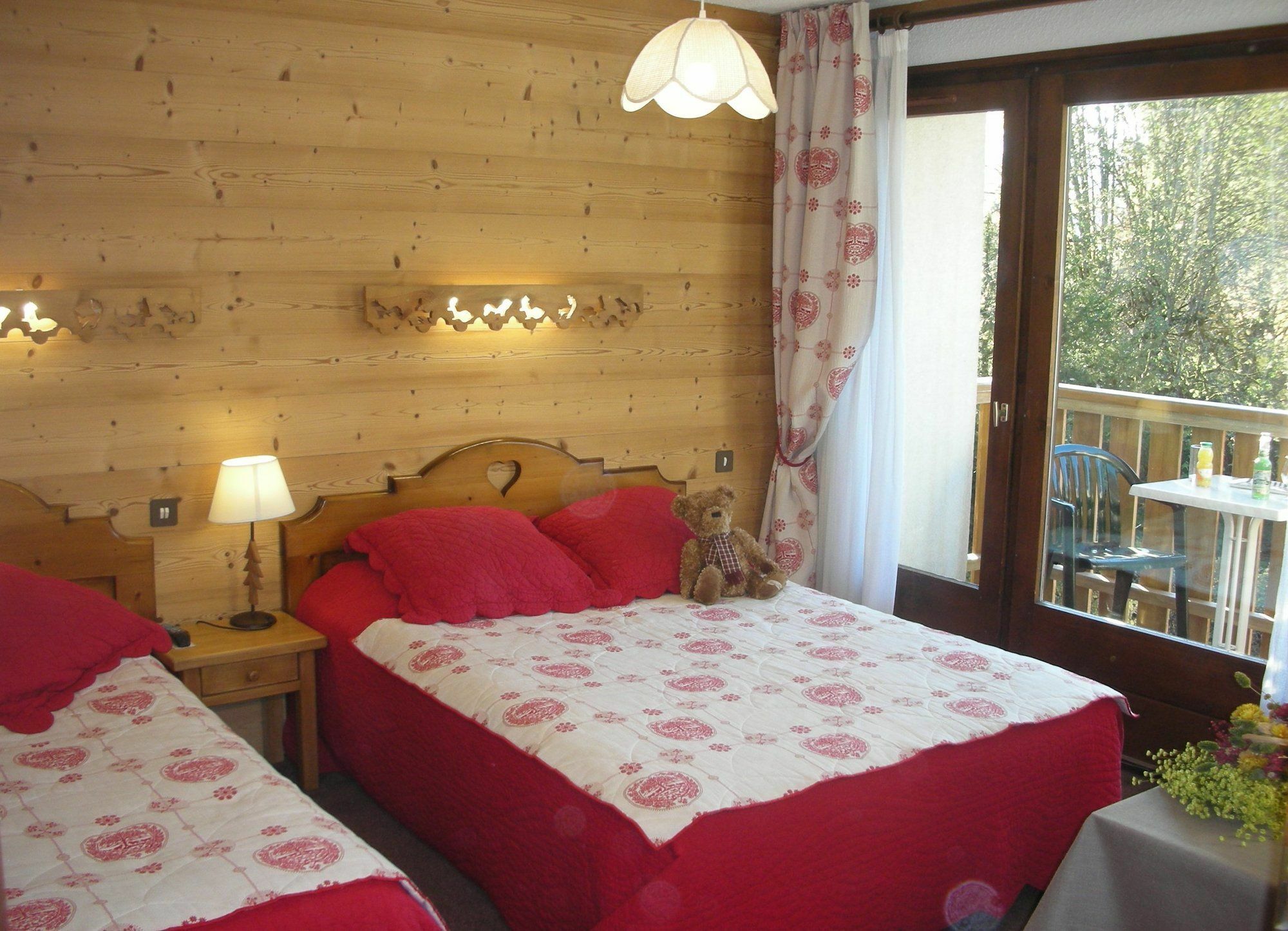 Logis Hotel Gai Soleil Samoëns Kültér fotó